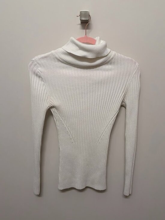 Tops - Off-White Ribbed Turtleneck Sweater